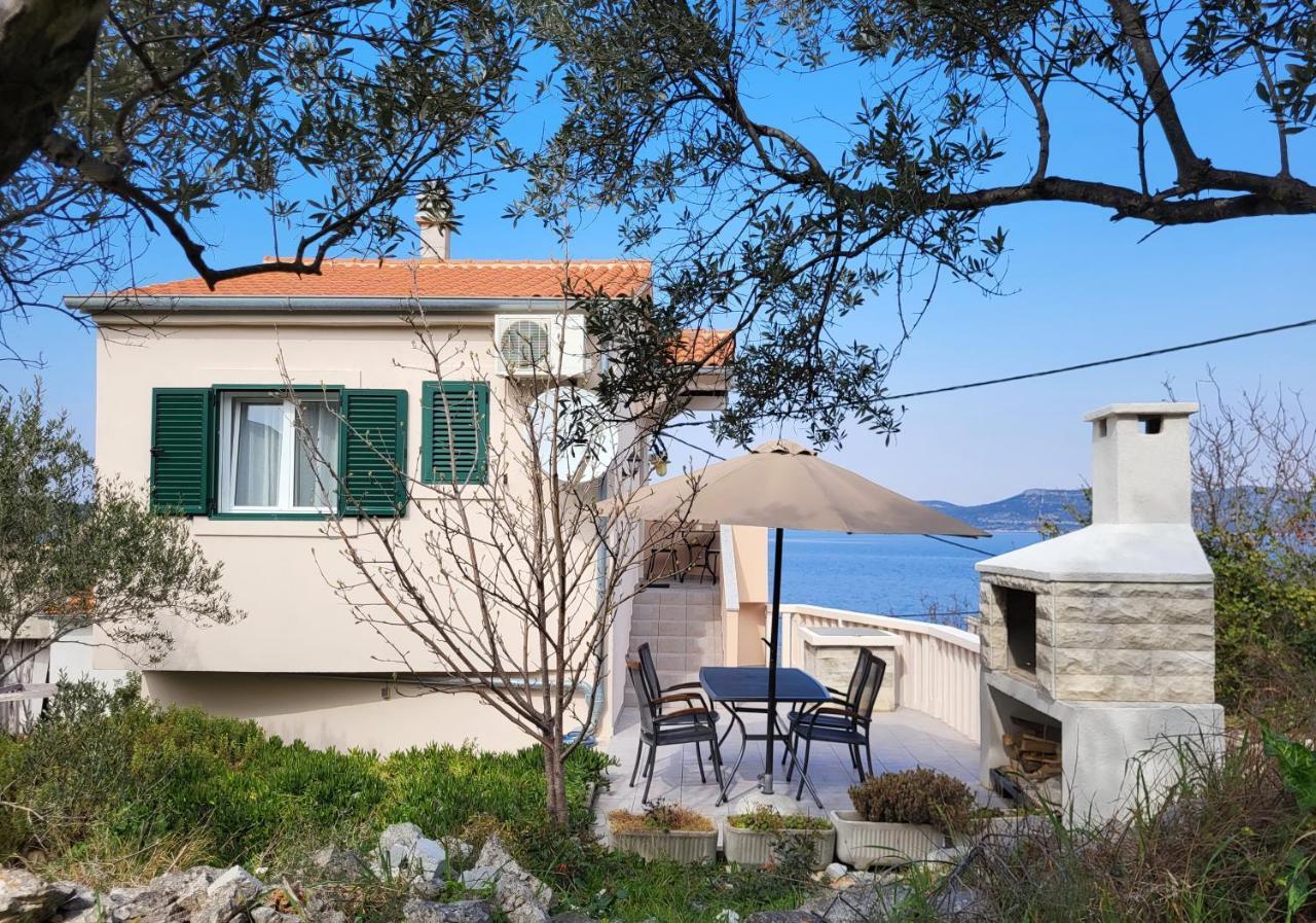 Holiday Home Duje Mali Iz Exterior photo